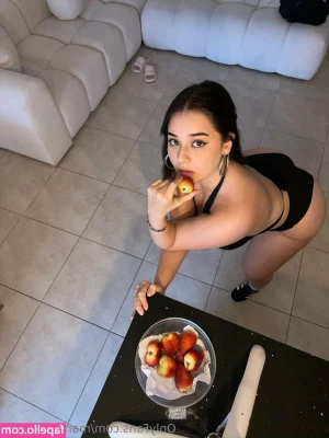 Marianahoyosr [ marianahoyosr-1 ] - Fun fact  my hot water only lasts 5 minutes so I had to boil pots of