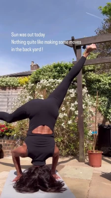  [ jenny-powell ] - DICK SUCKIN N TIT SUCKIN IS MY THANG GETS MY PUSSY SO WET
