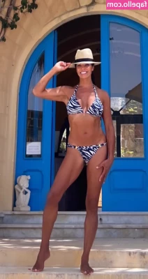 Jenny Powell [ jenny-powell ] - New video I love doing crazy things with my new dildos