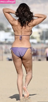 Jenny Powell [ jenny-powell ] - I love my new hookah set