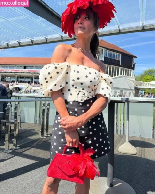 Jenny Powell [ jenny-powell ] - A little Throwback for Thursday 🥵 ❤