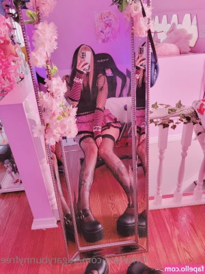 sugarybunnyfree - Sorry for not posting/replying to dms a whole lot these past few