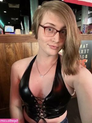 VeronicaJae - this is a outfit right?