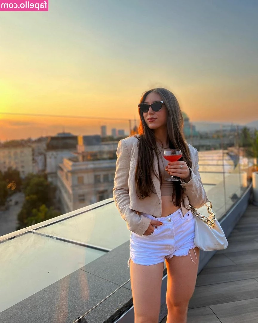 mariia.mosto [ mariia-mosto ] - Chilling