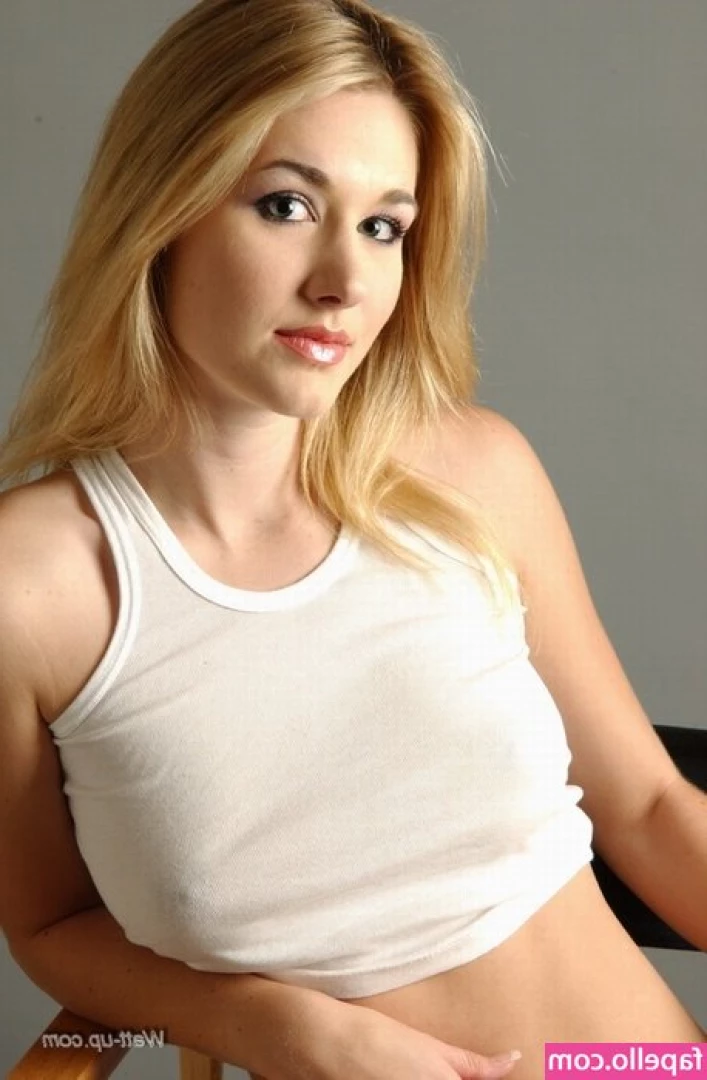 Andrea Lowell [ andrea-lowell ] - I'm moving this weekend!! so excited. still in Chicago but headed to