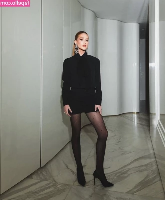 Marina Ruy Barbosa [ marina-ruy-barbosa ] - You are totally under my feet s  all you have to do is obey and say