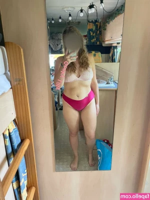 geekylilly - @bootyassgirl