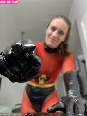giantesstara - When I m home alone   topless