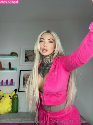 Christina Savoyy [ christina-savoyy ] - Little video surprise in your inboxes! Sweet dreams my loves! Gotta