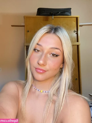 Yami Sanchez [ yami-sanchez ] - Losing my virginity the day I turned 18  my BF was in college so we part 1