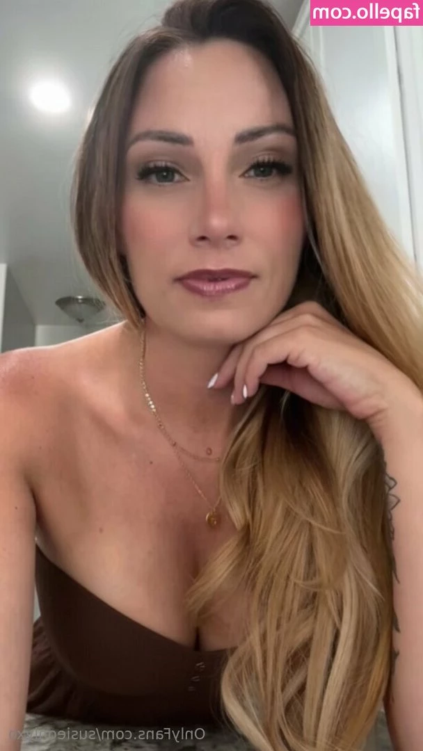 susieonlyxo [ susieonlyxo-6 ] - Piume  amp  Frustini  Un gioco tra piacere e dolore che porta nuovi