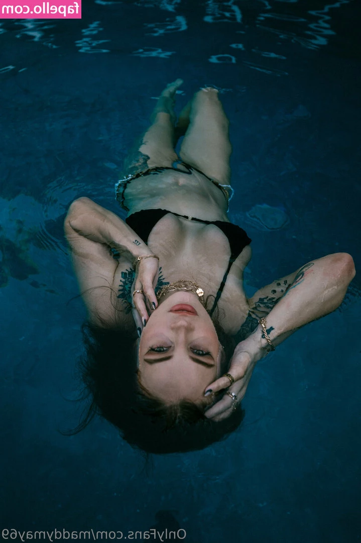 maddymay69 [ maddymay69-2 ] - Good morning 😩  Say it back 🌹