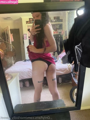 morbidly_sweet [ morbidly-sweet ] - do y’all want a sex video ? 🥵 going up for my bday month