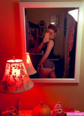 yourdaddydevi - new video! check your dms! full 16 min shower video for only $5! send