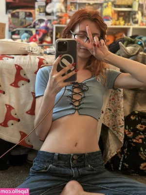 mari.m0nster [ mari-m0nster ] - New Leggings! Let me distract you baby...
