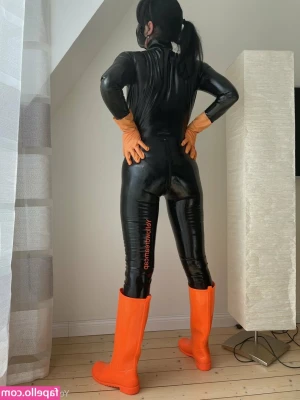yellowdreamcap - Tonight’s costume for work. My inner BDSM self 😉