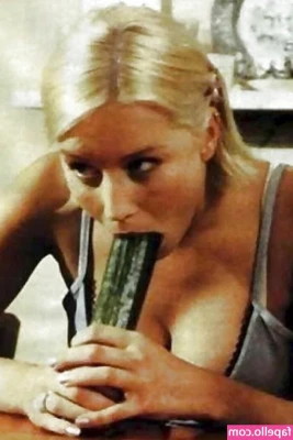 Denise Van Outen [ denise-van-outen ] - See my titties