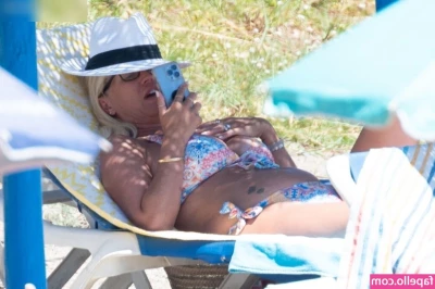 Denise Van Outen [ denise-van-outen ] - Want to get access to all my full length PORN XXX VIDEOS that come