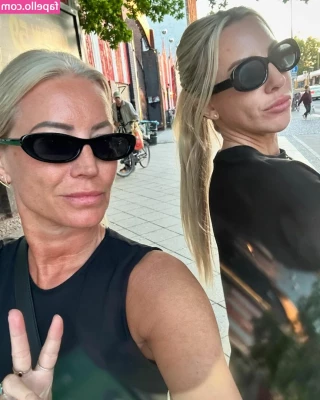 Denise Van Outen [ denise-van-outen ] - Being naughty 😈!