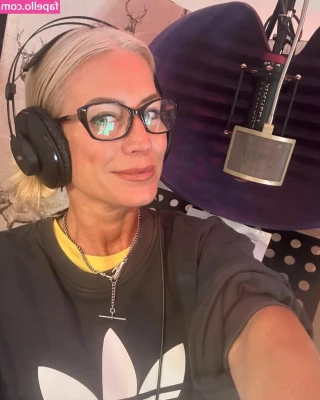 Denise Van Outen [ denise-van-outen ] - Just got home from shopping