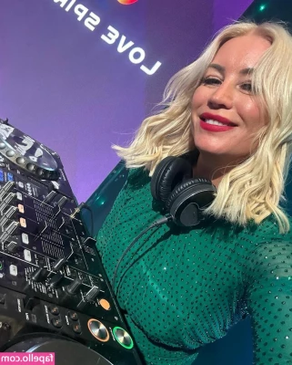 Denise Van Outen [ denise-van-outen ] - Soleful Sundayz
