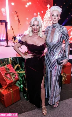 Denise Van Outen [ denise-van-outen ] - Hi! Did you guys miss me? 😌 time to play 💋