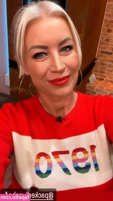 Denise Van Outen [ denise-van-outen ] - Happy Easter