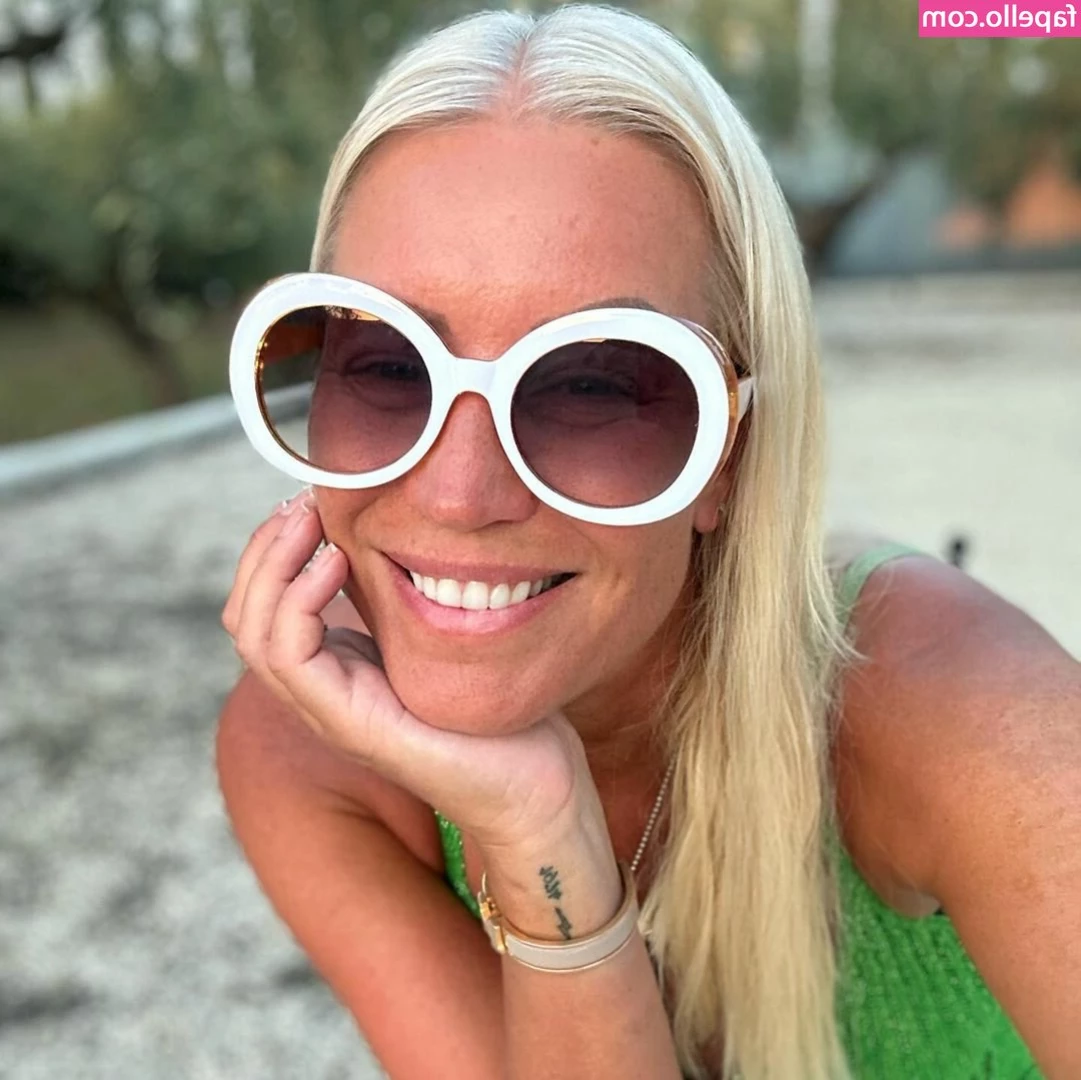 Denise Van Outen [ denise-van-outen ] - 20 Pics of me in my sex bodysuit