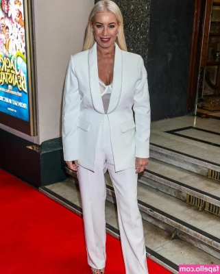 Denise Van Outen [ denise-van-outen ] - Help me light my fire?