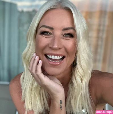 Denise Van Outen [ denise-van-outen ] - I m so sorry I m not really making content anymore  I really want to