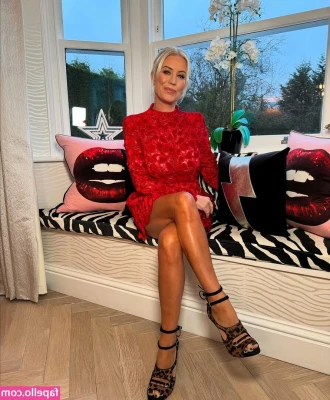 Denise Van Outen [ denise-van-outen ] - Happy Friday don't be rude say it back and show me some love.