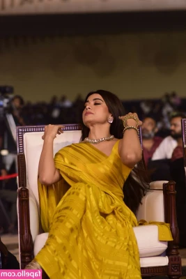 Rashmika Mandanna [ rashmika-mandanna ] - 🍃 🌸 Spring is right around the corner ~ let's celebrate with a