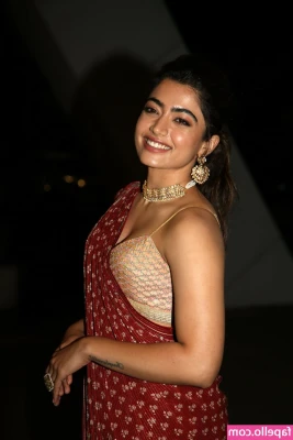 Rashmika Mandanna [ rashmika-mandanna ] - good morning cuties 💕💕 in case you havnt checked, I sent out a
