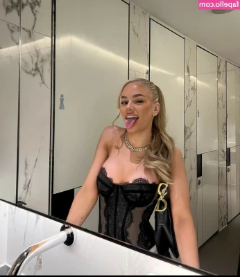 Cassie Rose [ cassie-rose ] - Stripping the dress off