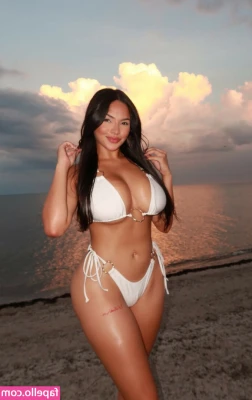 Sahai Lacasse [ sahai-lacasse ] - Anyone wanna video chat ? 💬 I’m bored and horny 😜