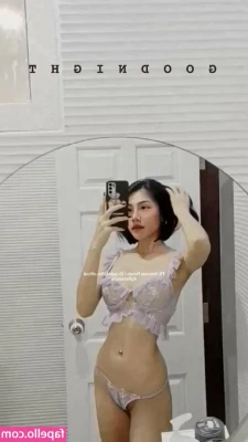 Yujin625 - Can’t beat naked hovering! This is how I do my house work boys.