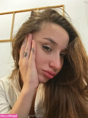 realtinafairy - Lick my feet and I will let you lick other things 🤭 Lambe meus