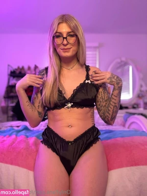 dakodarose [ dakodarose-1 ] - SPONSORSHIP : Fighting this beautiful lady tomorrow!   Ill shoot some
