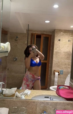 Roshni Walia [ roshni-walia ] - Really enjoying playing tonight