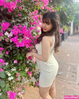 Roshni Walia [ roshni-walia ] - I like to change trends😜✌🏼 I never thought that I would do