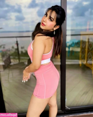 Roshni Walia [ roshni-walia ] - Proper brief briefs.