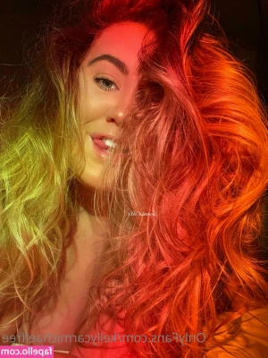 kellycarmichaelfree - hello  world