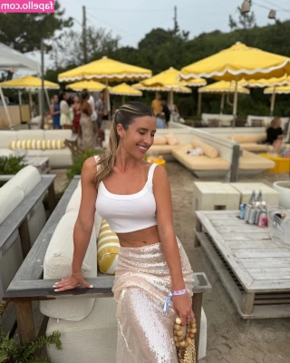 Ashlyn Sullivan [ ashlyn-sullivan ] - Es schneit