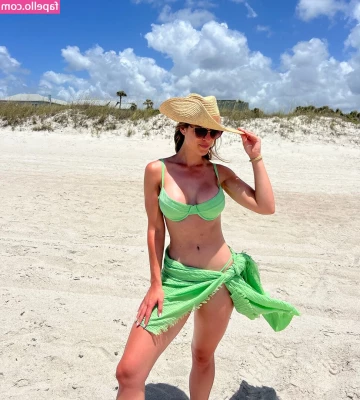 Ashlyn Sullivan [ ashlyn-sullivan ] - Hey  2month left for new boobies   Hey  plus que 2 mois pour les