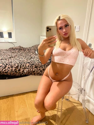layzellfrankie - Feeling horny and wanted to bust a nut  Ufff