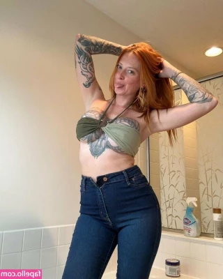 Thatgingermomo [ thatgingermomo-1 ] - I thought you’d like to see me doing squats was I right? 😉