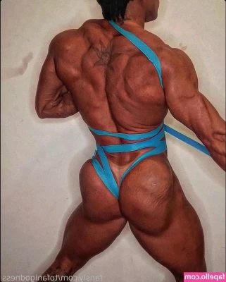 Raquel Tofani [ raquel-tofani ] - The perfect shape