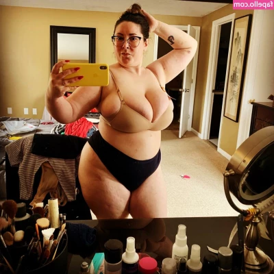 Penelope34J - I m home alone