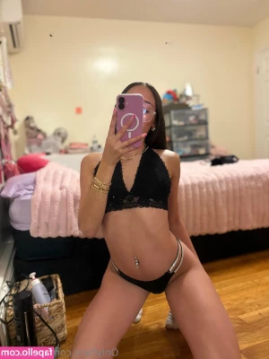 kyleejane - Some sock removing ASMR for the fans