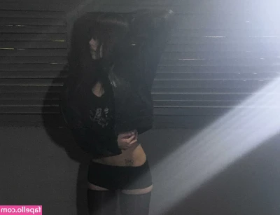 N_alexeevaaa [ n-alexeevaaa ] - These mommy milkers need a massage 😩 wanna help me out?